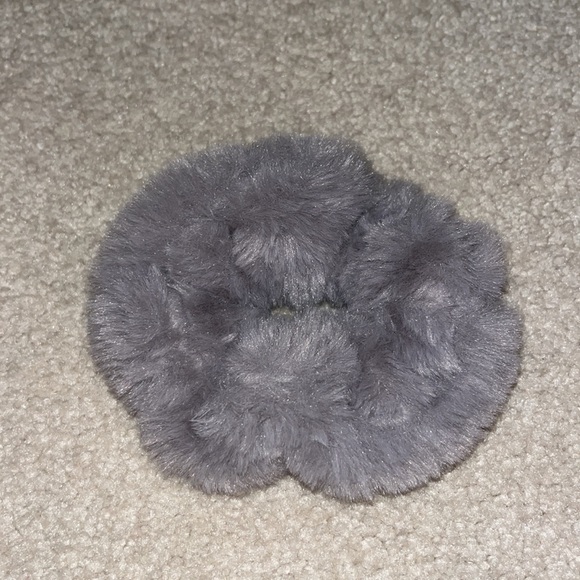 4 Scrunchies! Fuzzy and Velvet scrunchies bundle of 4 - Picture 2 of 7